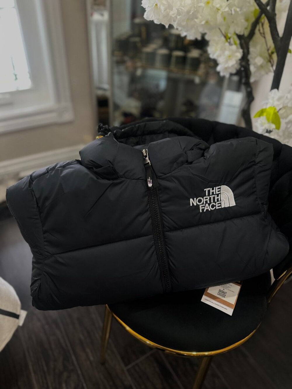 The North Face Nuptse 700 Puffer Jacket - Size Medium (BRAND NEW)